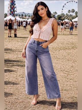 Like new Fashion Nova SZ 11 blue/pink wide leg jean w/belt accent rear/waist 30”